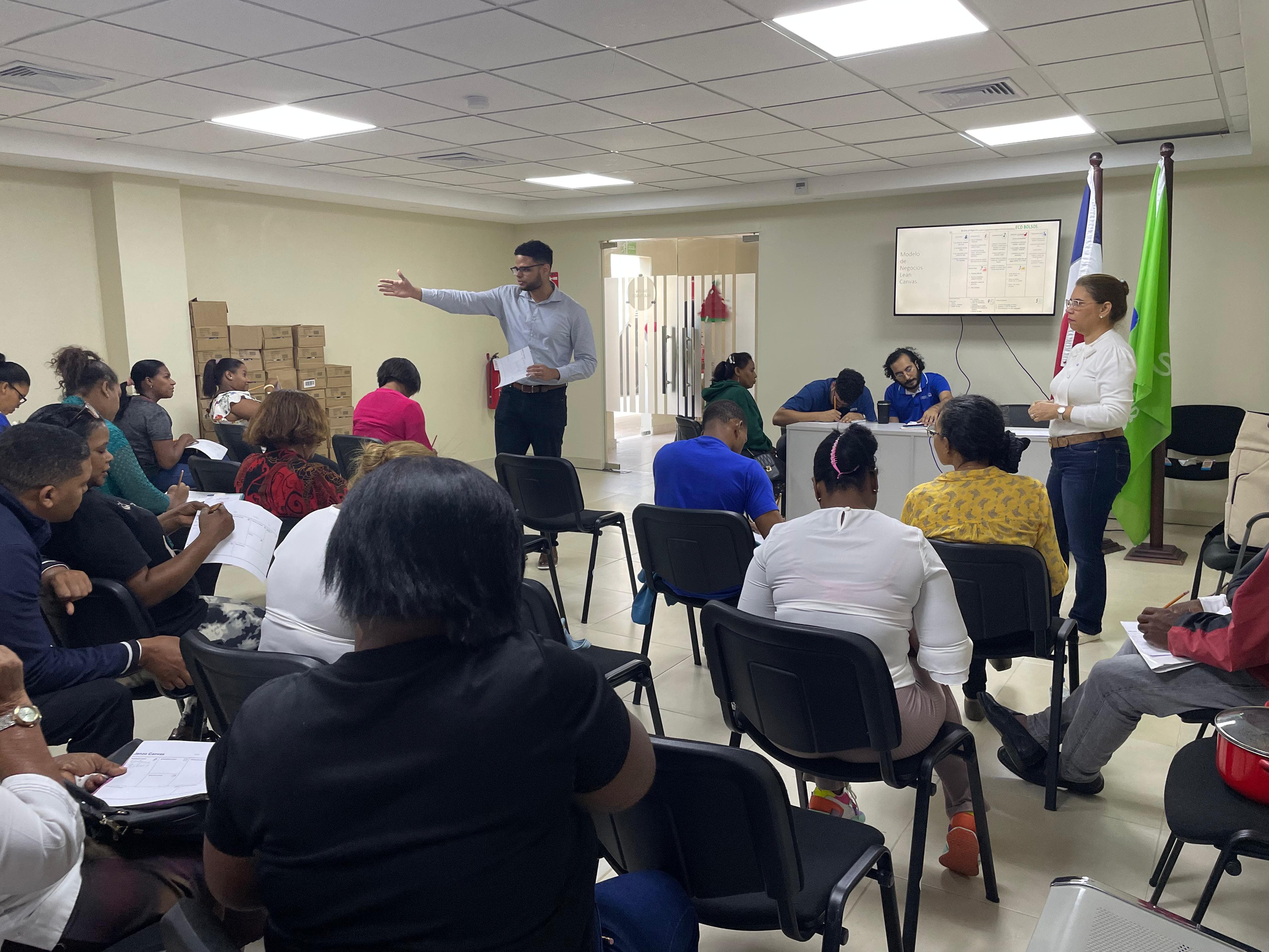 Capacitacion En Monte Plata